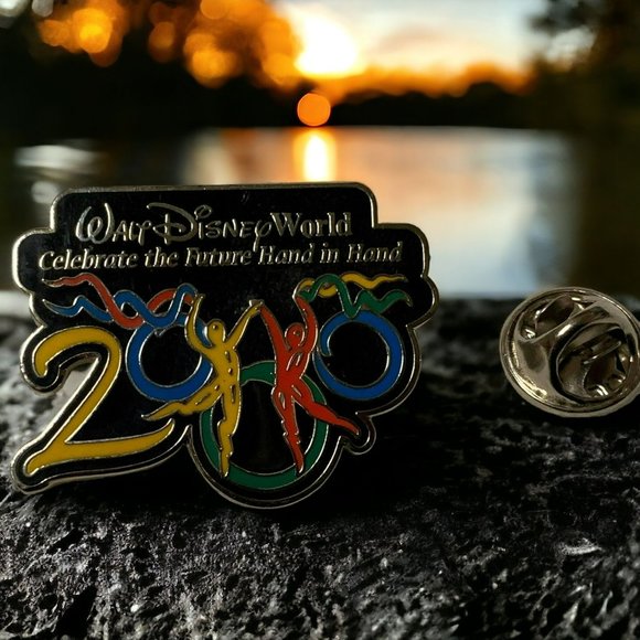 Disney Resort Millennium Celebration Pin Disney World  - Dancers - 2000 - Picture 1 of 5